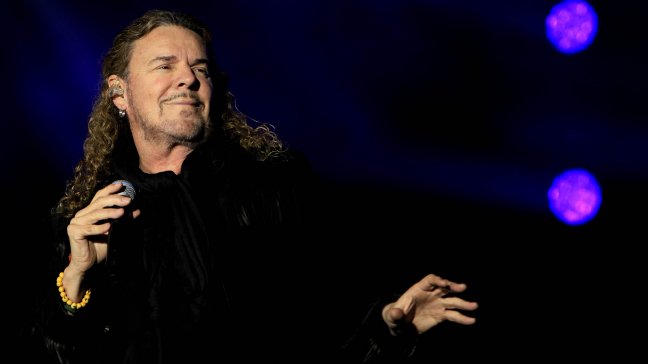 Maná pide a hispanos votar por el partido que 