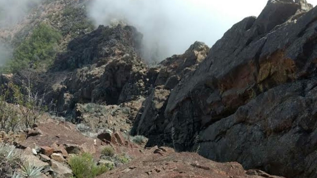 Equipos trabajan en rescate de dos hombres extraviados en el cerro La Campana