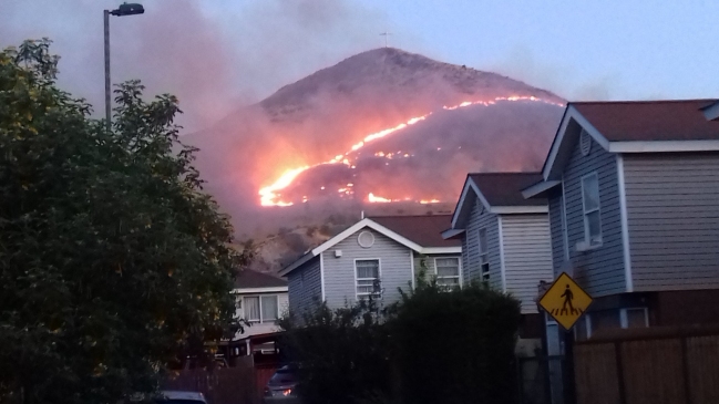 Incendio de pastizales se registra en el cerro Renca