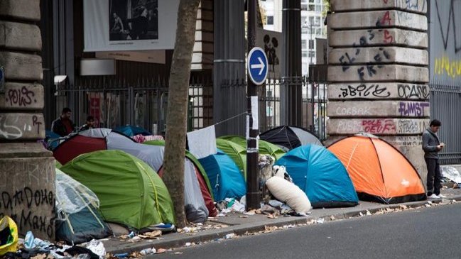 Gobierno francés inició el desalojo de 1.500 menores de Calais