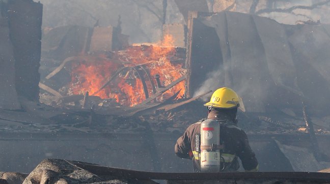 Dos viviendas fueron consumidas por incendio en Valparaíso