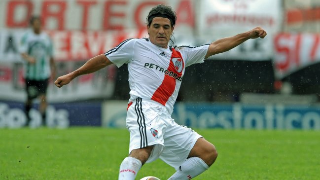 Ariel Ortega premiará a los mejores exponentes del fútbol calle en Chile