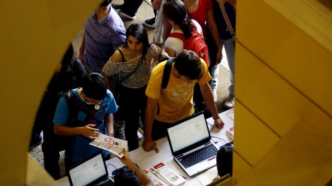 Comenzó postulación para rebajar cuotas de créditos CAE y Corfo