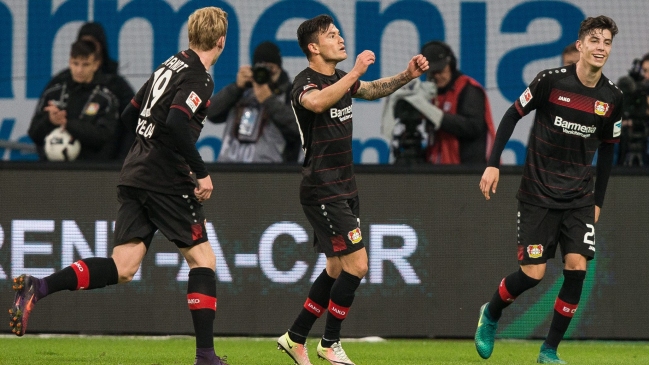 Charles Aránguiz marcó un golazo en la victoria de Bayer Leverkusen sobre Darmstadt