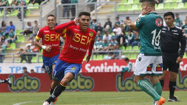 Unión Española triunfó en su visita a S. Wanderers y metió presión por el liderato del Apertura