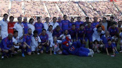 Reconocidos hinchas de U. de Chile se midieron con legendarios ex jugadores azules