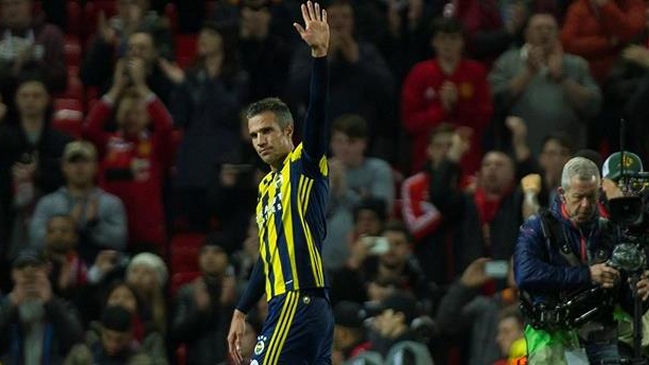 Fenerbahce confirmó que Van Persie no arriesga pérdida del ojo tras dura lesión
