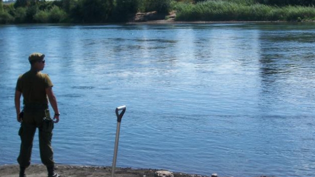 Sujeto se lanzó al río Cautín para evitar ser detenido por Carabineros