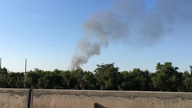 Incendio afecta casas en calle Rosas de Santiago Centro