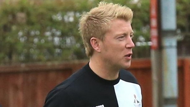 Suspenden a entrenador inglés durante tres años por apostar contra su equipo