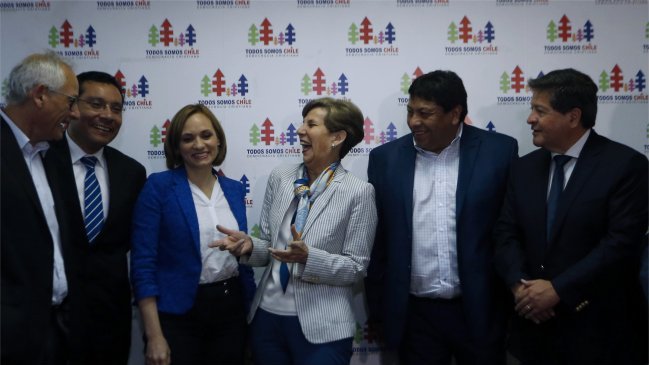 Sin el PC, Nueva Mayoría respaldó a ministro Valdés y criticó postura de pares comunistas