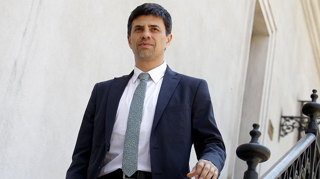 Gobierno suspendió comité político tras 