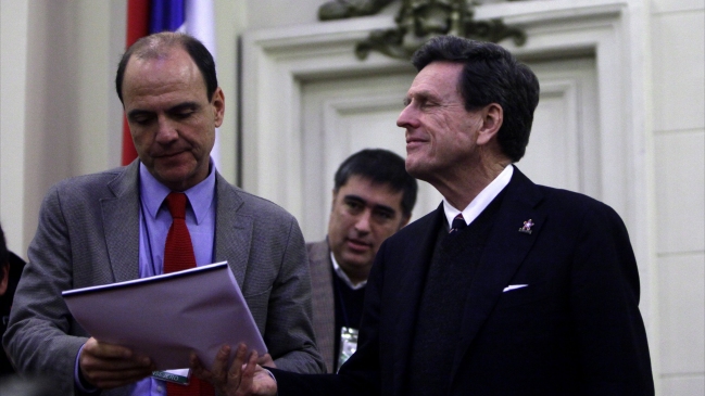 Diputados RN divididos ante mesa de consenso que sumó a Carlos Larraín