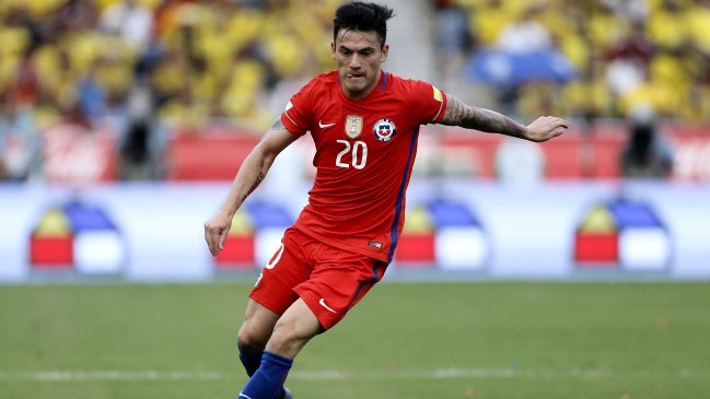 ¿Cómo se debe reemplazar a Charles Aránguiz en el partido ante Uruguay?