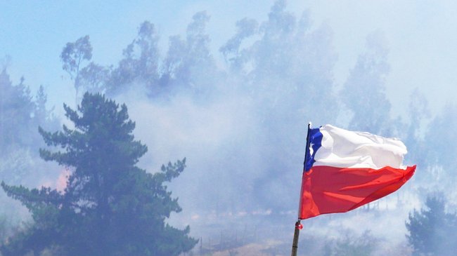 Región Metropolitana bajo alerta amarilla por incendios forestales