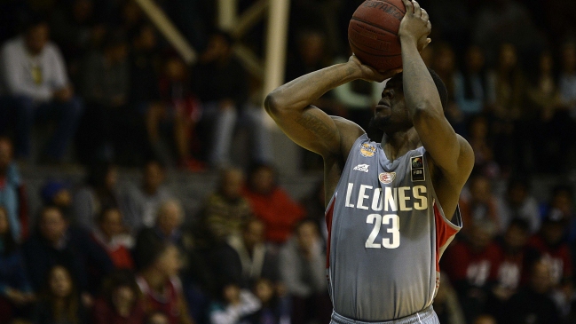 Universidad de Concepción y Colegio Los Leones celebraron en inicio de la Copa Chile de baloncesto
