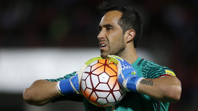 Claudio Bravo: El partido ante Uruguay es vital para clasificar al Mundial