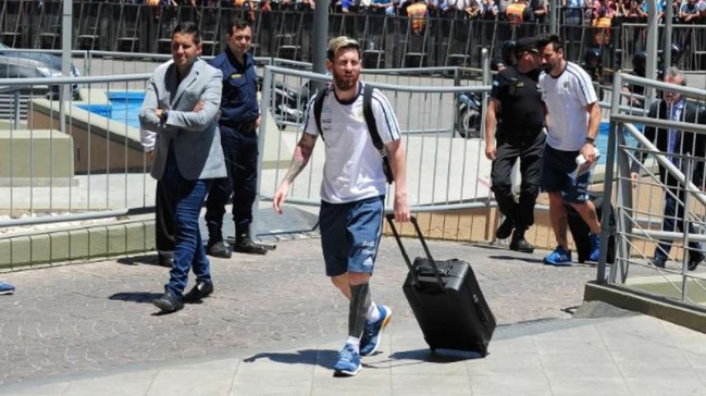 Lionel Messi sufrió con las turbulencias en vuelo a San Juan