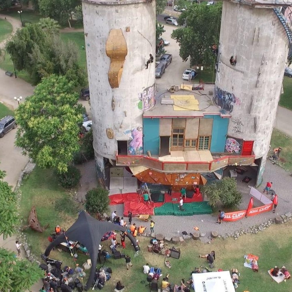 Incendio consumió torre de escalada destinada a la comunidad