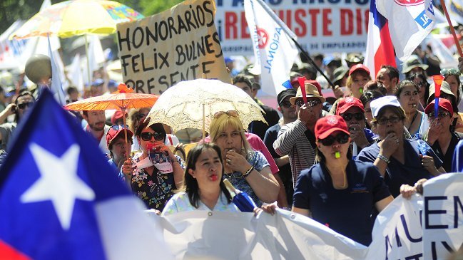 Gobierno anunció descuentos y sumarios contra los trabajadores en paro