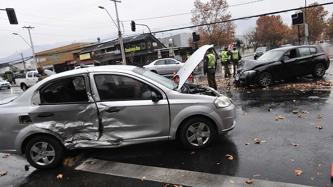 Compañías de seguros: Carabineros no reciben constancias por accidentes debido a error en ley