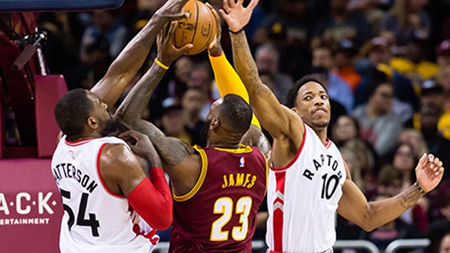 LeBron James marcó la diferencia en duelo de equipos líderes en el Este