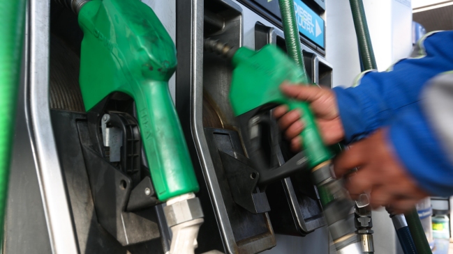 Los precios de todos los combustibles bajarán este jueves