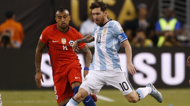 Arma tu futbolista ideal usando #CooperativaEsChile