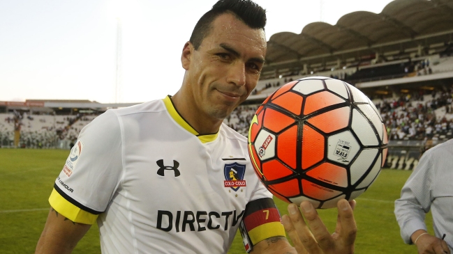 Esteban Paredes será suplente en el duelo de Colo Colo ante Cobresal