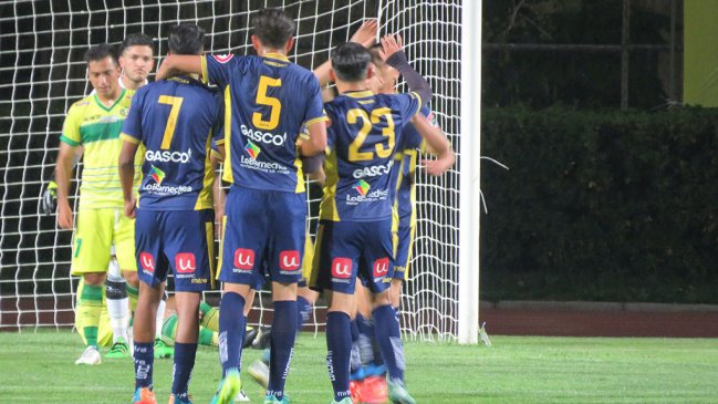 Barnechea consiguió el liderato de la Segunda División al derrotar a Deportes Melipilla