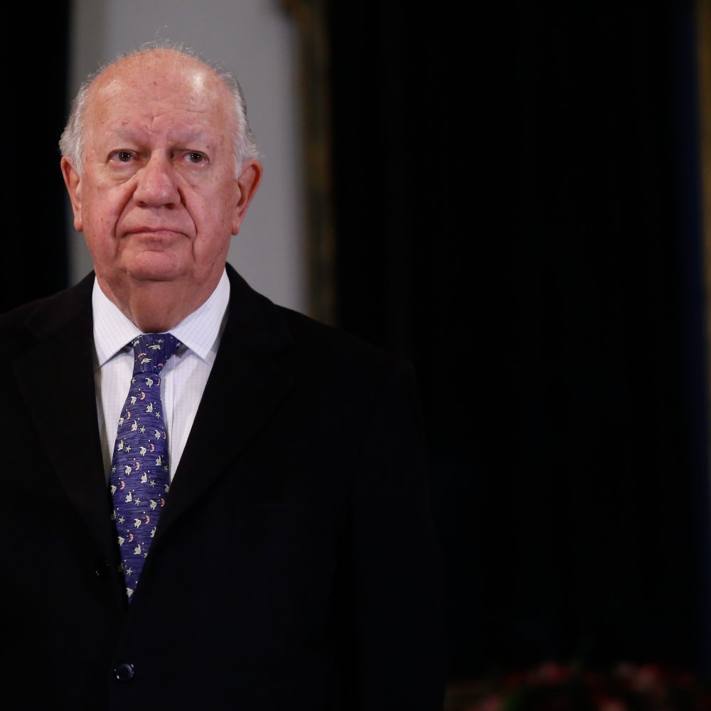 Lagos fustigó críticas a Bachelet por reajuste: Socialismo no es decir sí a cualquier demanda