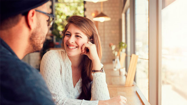 Las mujeres hablan mejor inglés que los hombres (un estudio lo confirma)