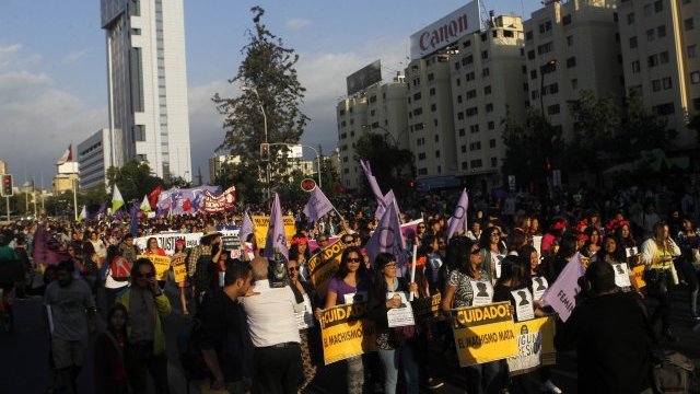 [Fotos] Masiva marcha contra la violencia hacia la mujer en Santiago ...