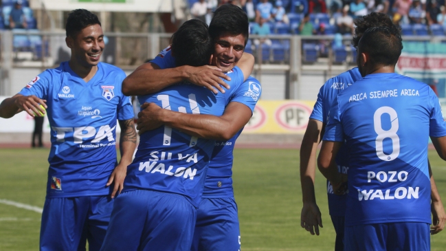 San Marcos de Arica venció a Deportes Valdivia y sigue como líder de Primera B