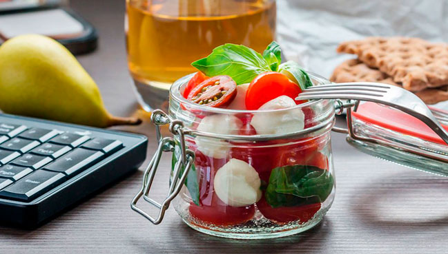 Cómo almorzar sano en la oficina