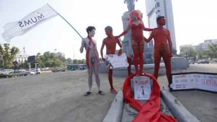 Mums Chile se desnudó por la lucha contra el Sida
