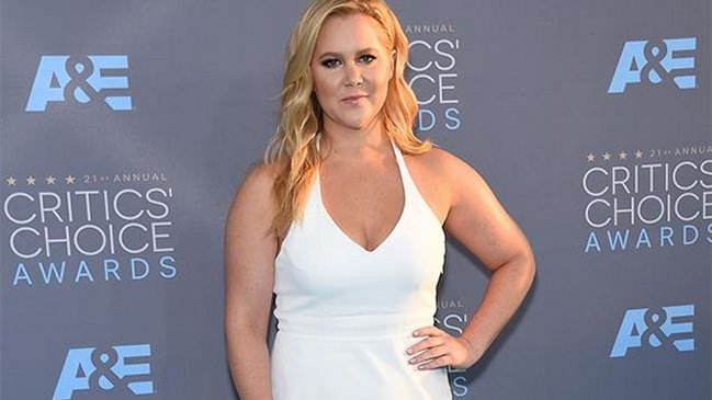 Amy Schumer interpretará a la icónica muñeca Barbie en el cine