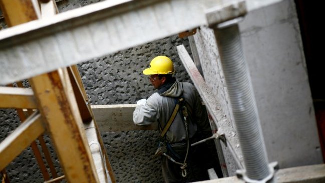 Economía chilena se contrajo en octubre por primera vez en siete años