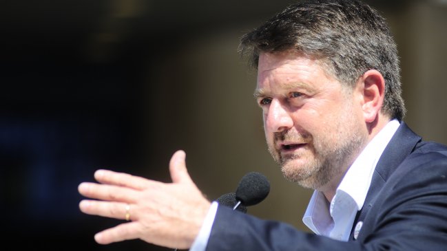 Orrego anuncia avances en proyecto que reemplazará al aeródromo Tobalaba