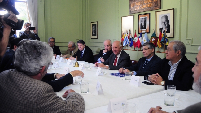 Lagos se reunió con Conapyme y dio por superada polémica con Insulza