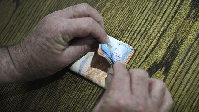 Más de dos millones de pensionados recibirán aguinaldos navideños