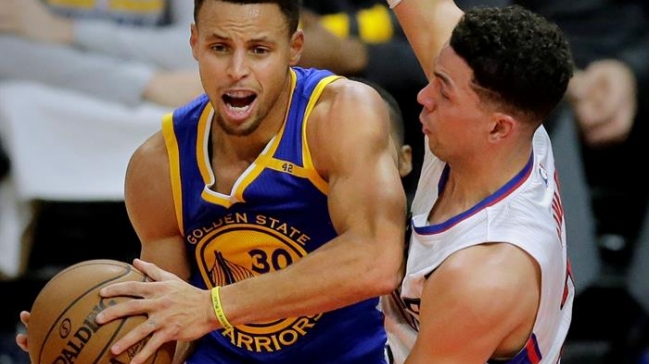 Stephen Curry lideró a los Warrriors ante Utah Jazz
