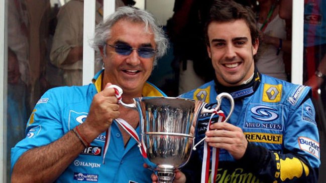 Flavio Briatore aseguró que Fernando Alonso cumplirá en 2017 su contrato con McLaren