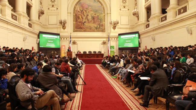 Congreso médico pide universalizar uso de marihuana medicinal en Chile
