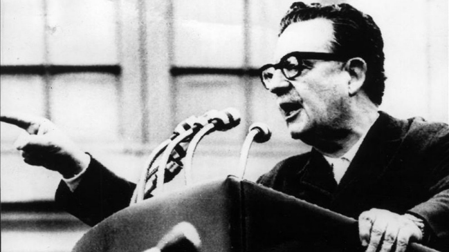 Nieto de Allende pide arresto de Kissinger por golpe de Estado en Chile