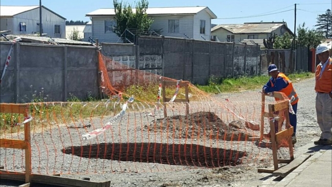 Talcahuano: Preocupación por socavón frente a planta elevadora de aguas servidas