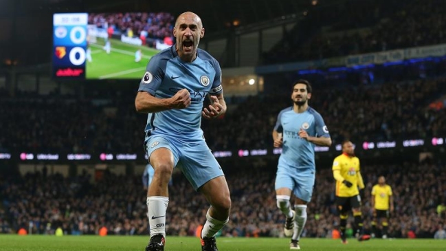 Manchester City de Claudio Bravo volvió al triunfo en la Premier tras batir a Watford