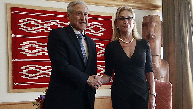 Hermana de Braulio Jatar: La fórmula que se maneja es su expulsión a Chile