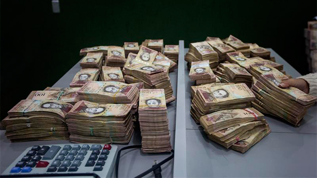 Más restricciones en Venezuela: Banco Central limita efectivo para salir o entrar al país