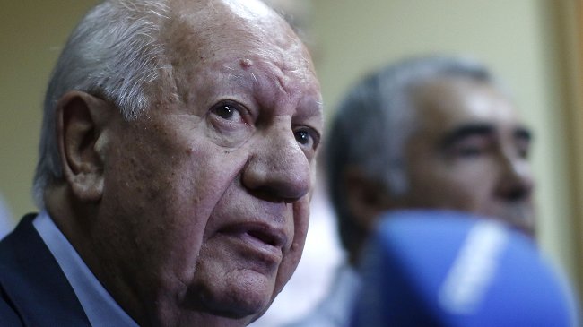 Diputado PPD: No todos estamos con Lagos, yo me identifico con Guillier